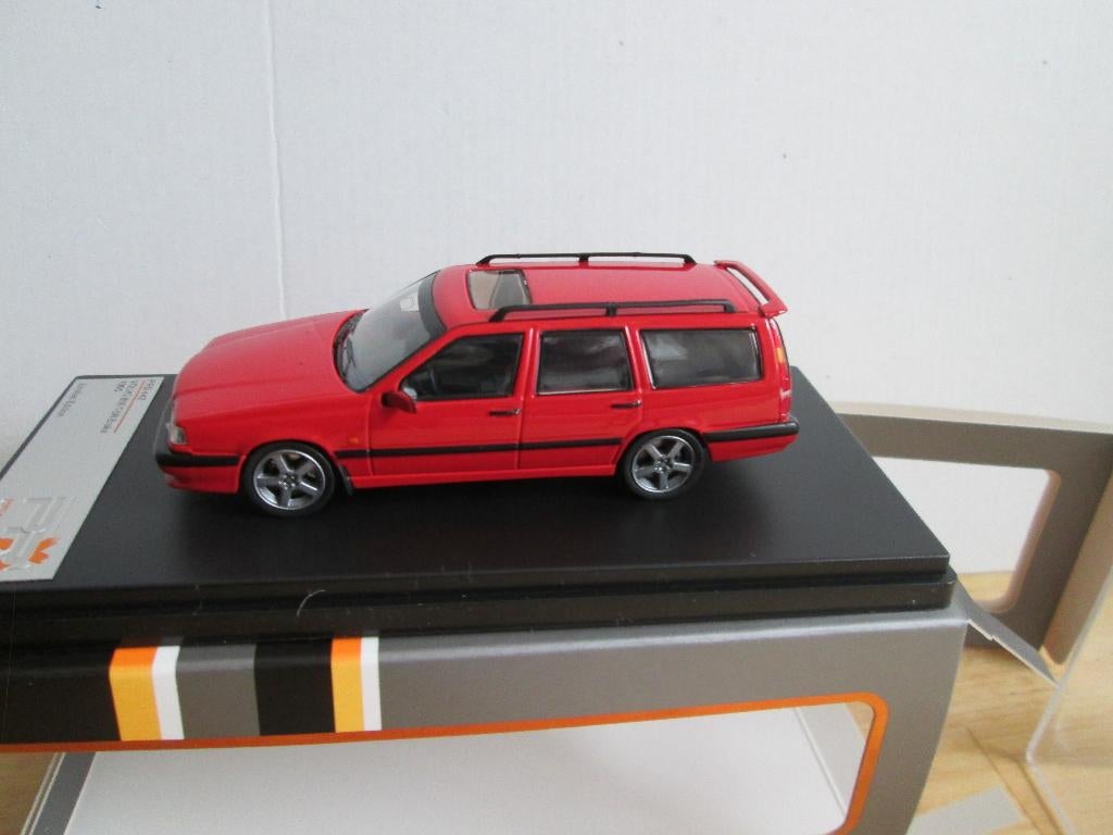 Premium X Volvo 850 T SR Kombi rot 1:43, Enlèvement ou Envoi, Comme neuf, Voiture, Autres marques