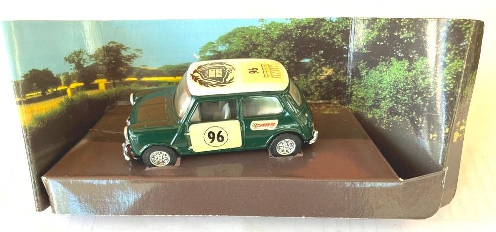 Mini Cooper Castle Combe Ltd edition Corgi Classic # 98138., Hobby en Vrije tijd, Ophalen of Verzenden, Zo goed als nieuw, Auto