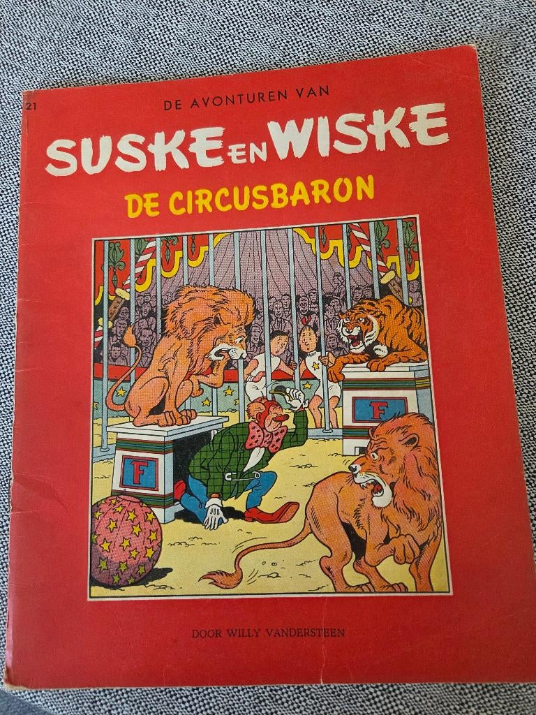 Suske en Wiske - De Circusbaron (Blauw/rood), Gelezen, Willy Vandersteen, Eén stripboek, Ophalen of Verzenden