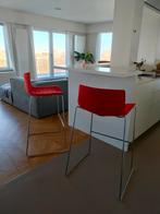 2 x Arper Catifa 46 barkruk - stof rood - zeer goede staat, Maison & Meubles, Chaises, Enlèvement, Rouge, Tissus