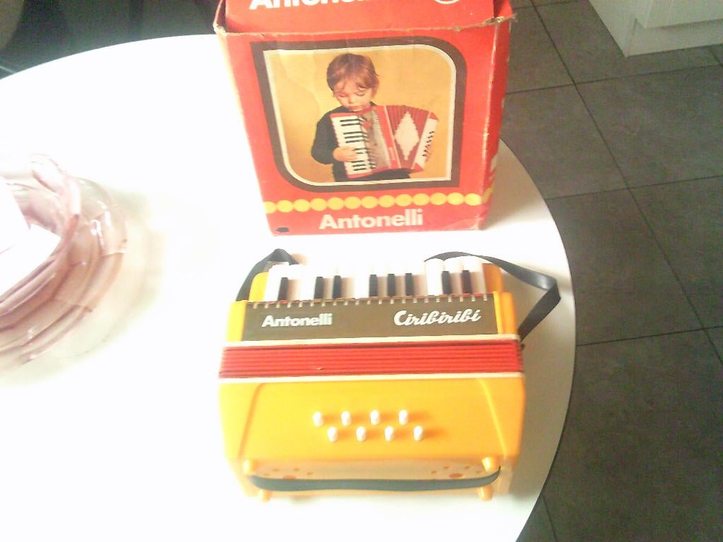 vintage  accordeon antonelli jaren 1970, Ophalen