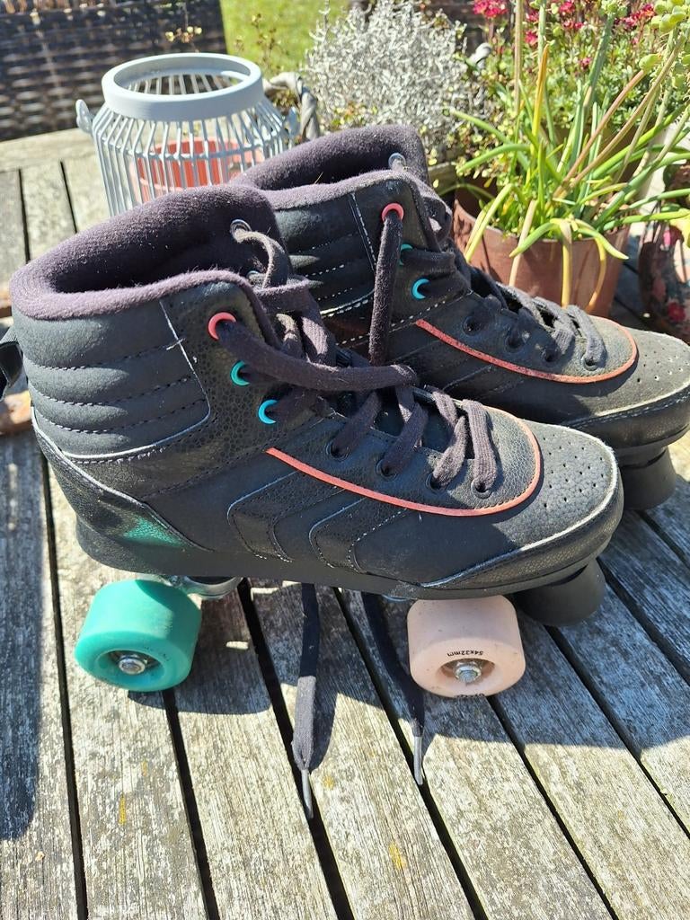 Rolschaatsen 4 wieltjes, Sport en Fitness, Skeelers, Ophalen