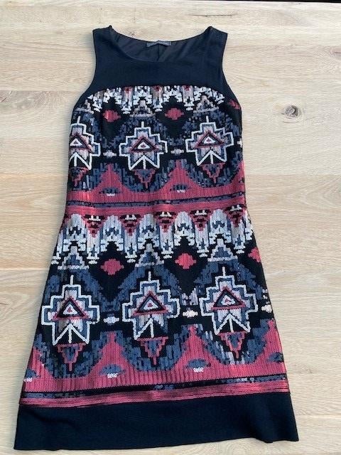 Robe de cocktail à paillettes colorées (S), Cassis Collection, Enlèvement ou Envoi, Taille 36 (S), Robe de cocktail