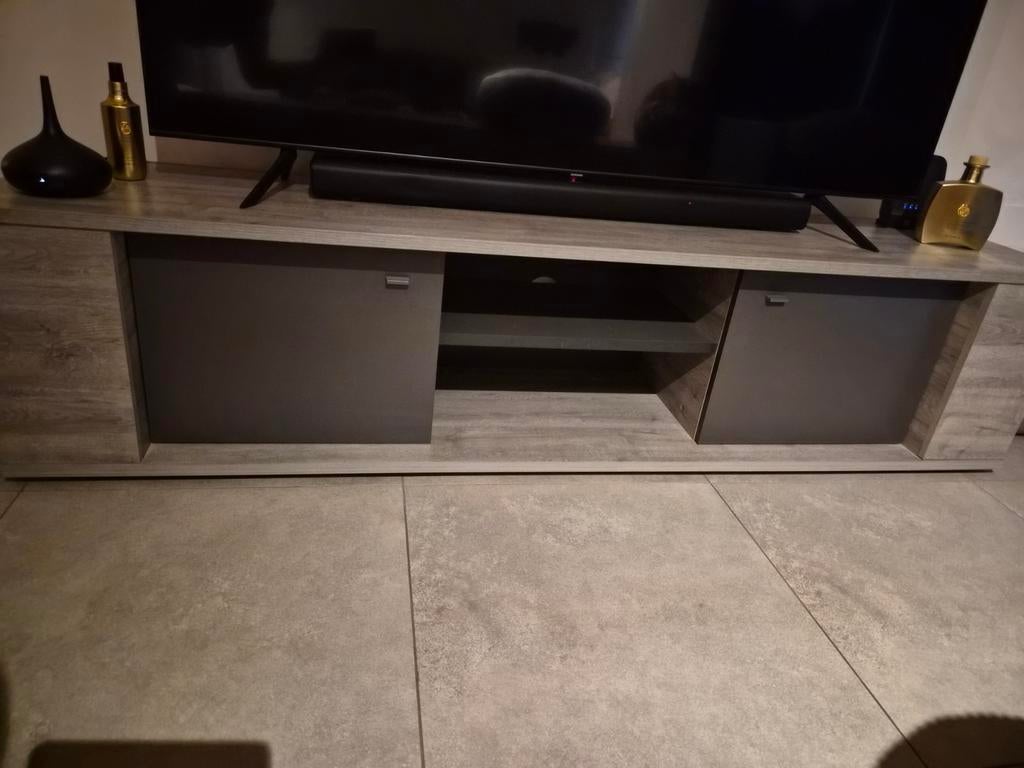 Tv meubel, eetkamertafel+ stoelen, Huis en Inrichting, Kasten |Televisiemeubels, Ophalen