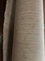 Tapis écru, Enlèvement