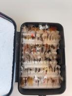 Doos met 90 droge vliegen, Watersport en Boten, Hengelsport | Vliegvissen, Ophalen of Verzenden, Zo goed als nieuw