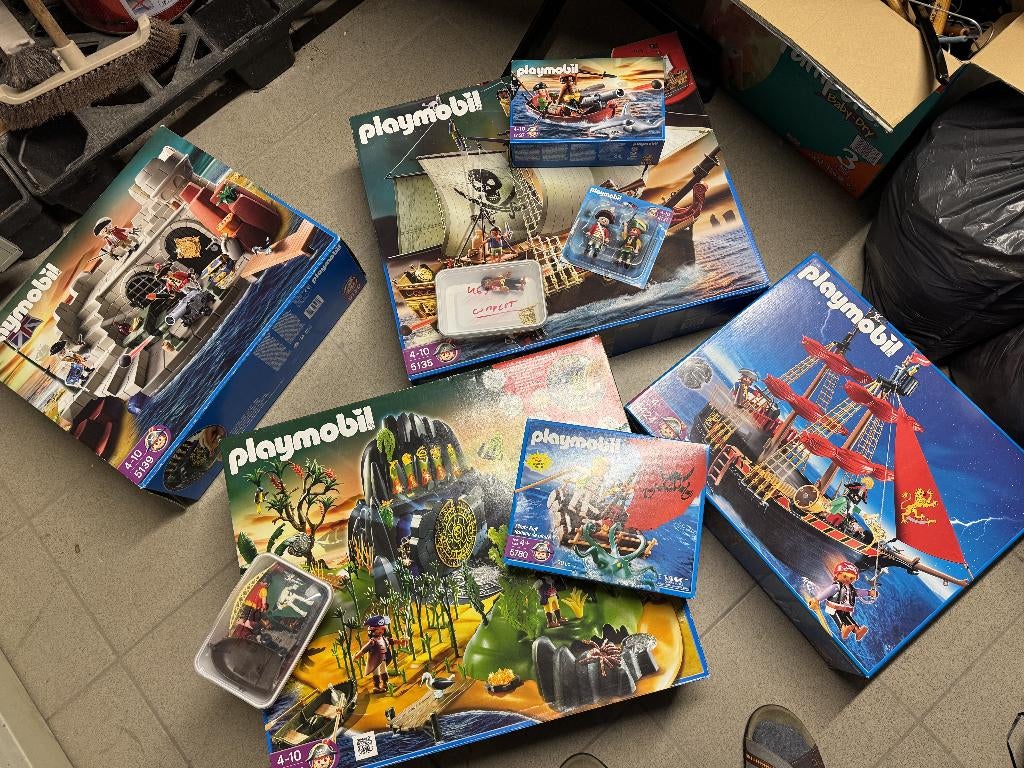 Playmobil - Pirates - 5134 - 5135 - 5139 - 4424 - 5780 - ..., Enfants & Bébés, Enlèvement, Comme neuf, Ensemble complet