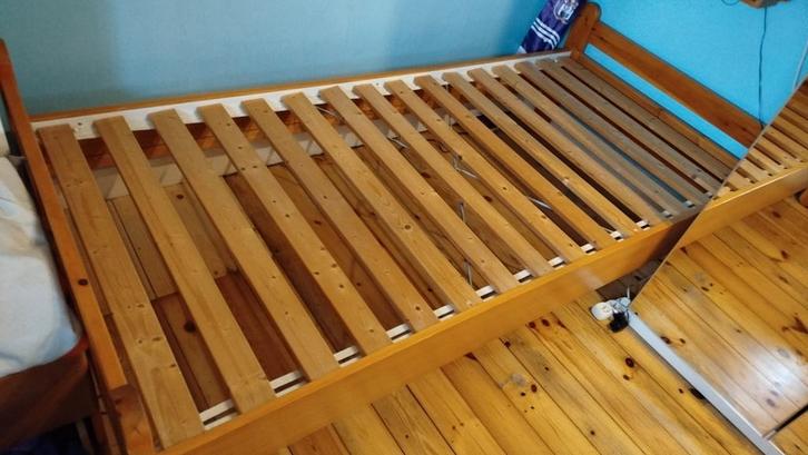 Eenpersoonsbed + boxspring + matras (IKEA), Huis en Inrichting, Slaapkamer | Bedden, Ophalen