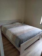 Slaapkamer: Bed, nachtkastjes en 3-deurs kleerkast, Huis en Inrichting, Ophalen, Zo goed als nieuw, Tweepersoons