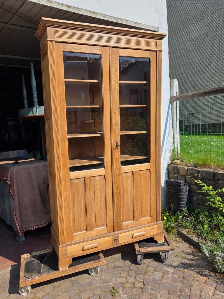 Prachtige vitrinekast of boekenkast in massief eikenhout., Huis en Inrichting, Kasten | Vitrinekasten, Eikenhout, Ophalen