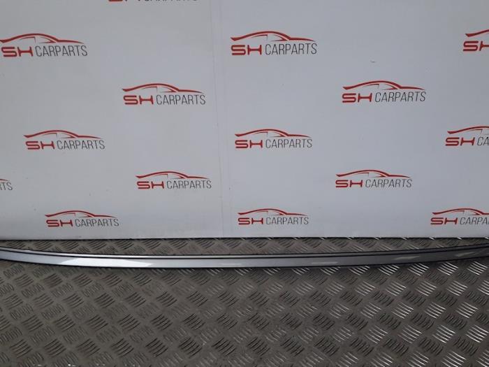 Daklijst rechts van een BMW 5-Serie, Gebruikt, -, -, Ophalen of Verzenden