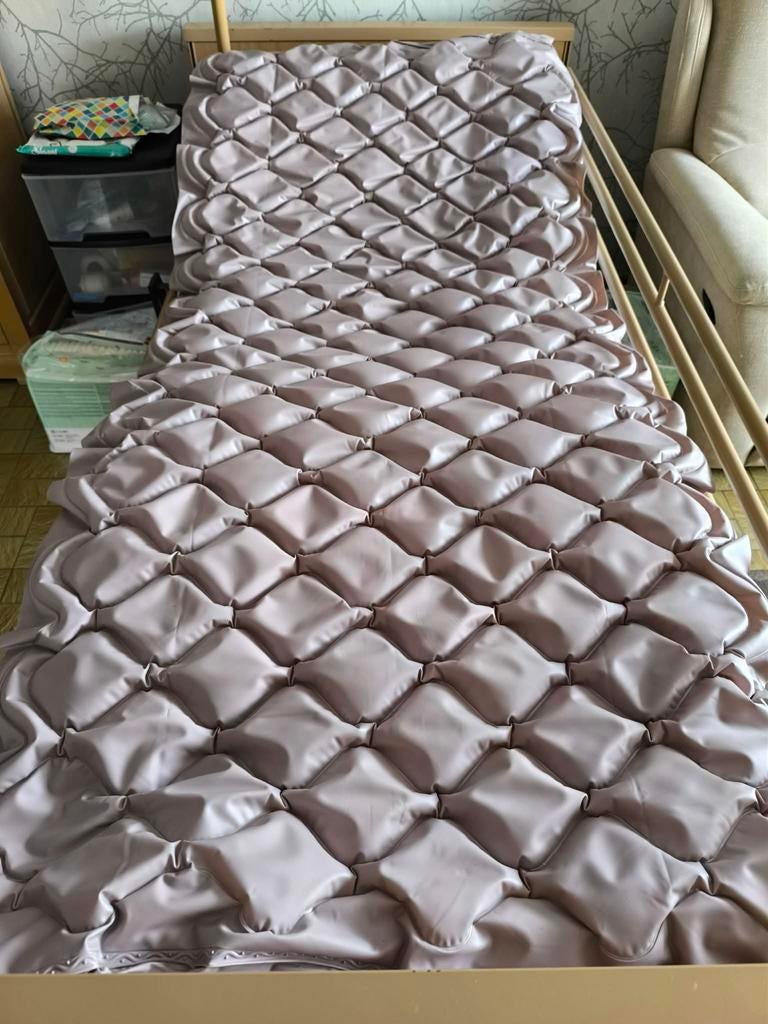 Matelas anti escarres, Enlèvement, Comme neuf, Matelas