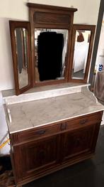 Kast met spiegel., Ophalen