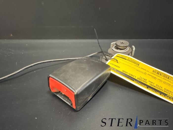 Insertion ceinture de sécurité avant gauche d'un Mercedes, 3 mois de garantie, Utilisé, -, -