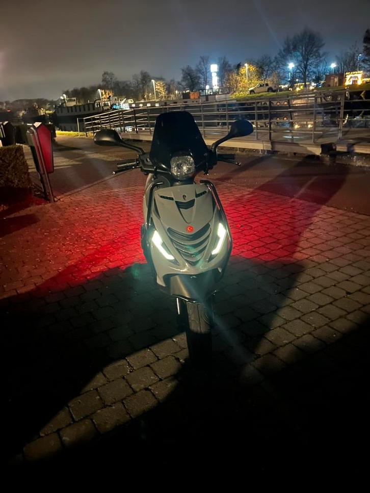 Piaggio Zip 50cc 4takt, Fietsen en Brommers, Scooters | Piaggio, Zo goed als nieuw, Zip, Ophalen