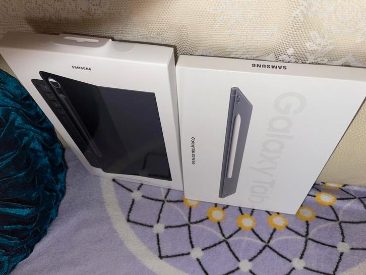 Samsung Tab S10 FE 5G + Keyboard, Computers en Software, Android Tablets, Zo goed als nieuw, Ophalen of Verzenden