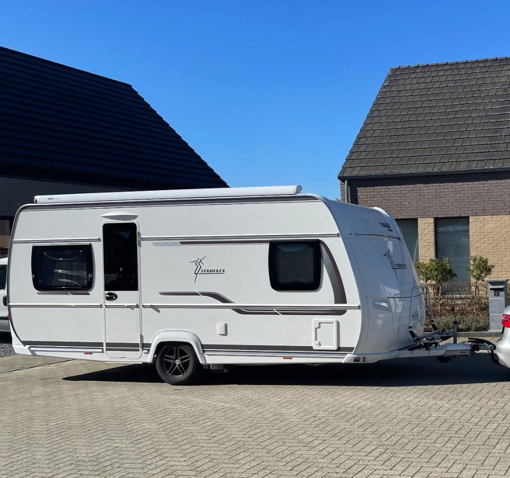 Fendt Tendenza 465 SFB met extra Brand voortent, Caravans en Kamperen, Caravans, Particulier, tot en met 4, 1250 - 1500 kg, Rondzit
