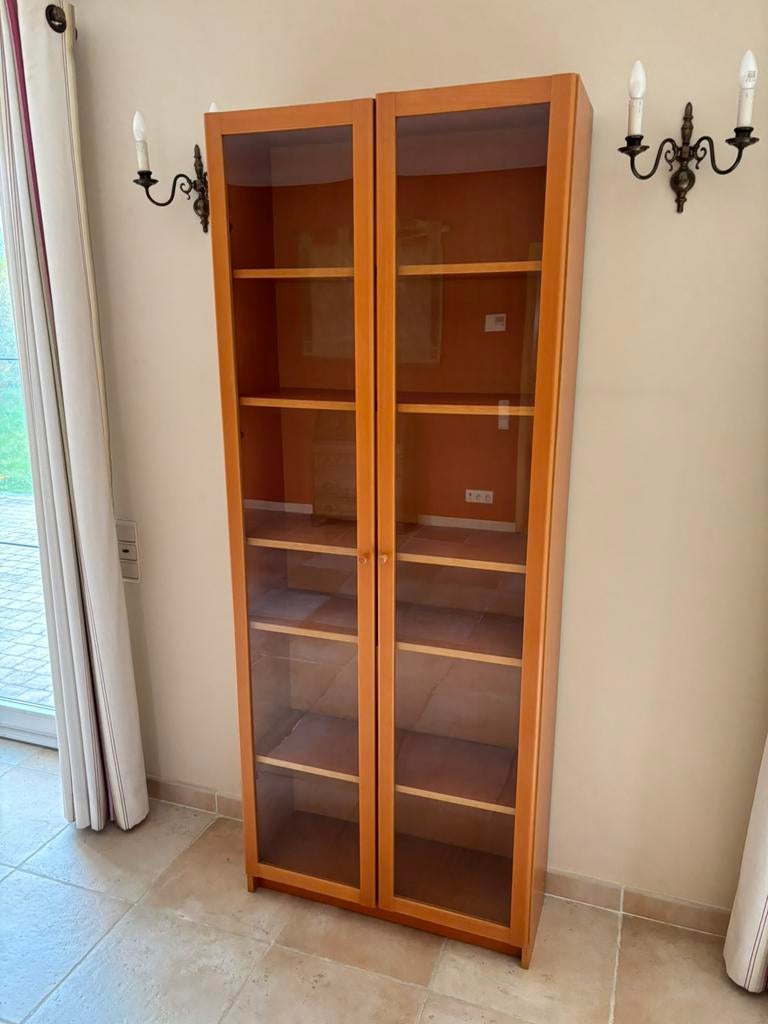 Bibliothèque IKEA BILLY en bois clair avec 2 portes vitrées, Maison & Meubles, Armoires | Vitrines, Utilisé, 200 cm ou plus, 50 à 100 cm