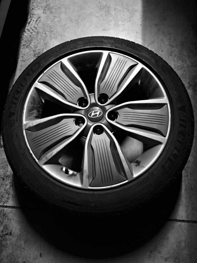 Jantes et pneus Hyundai, Autos : Pièces & Accessoires, Pneus & Jantes, Enlèvement, Pneus été, Pneu(s)