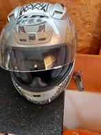 Helm maat medium, Enlèvement