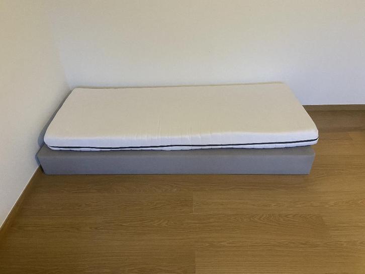 Ikea boxspring + matras voor 1 persoon, Huis en Inrichting, Slaapkamer | Matrassen en Bedbodems, Gebruikt, Bedbodem, 90 cm, 200 cm
