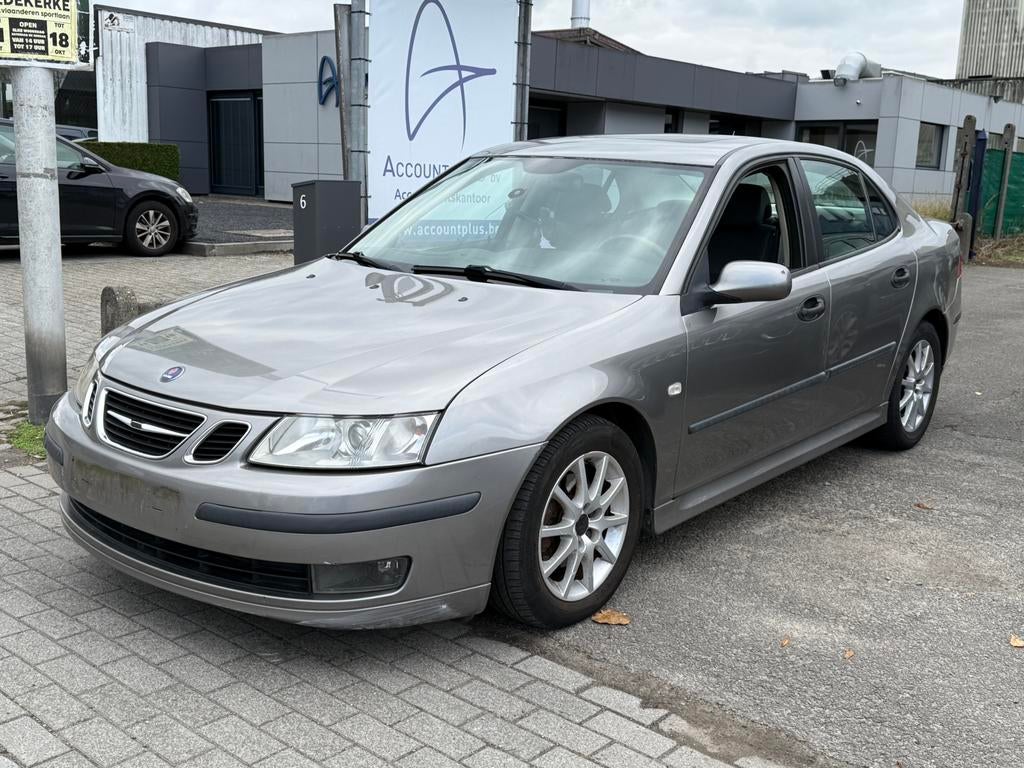 Saab 9-3 2.0 Benzine Automaat 2006. 110kw, Auto's, 110 kW, 4 cilinders, Leder, Grijs