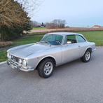 Alfa Romeo 2000 GTV, Autos, Argent ou Gris, Entreprise, https://public.car-pass.be/vhr/12a1629e-2333-4c02-845a-0a1ced7f2b9b, Boîte manuelle