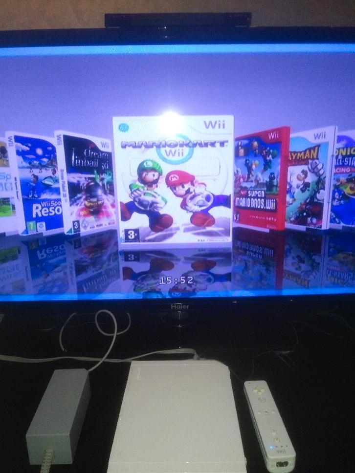 Wii Spelcomputer, met 25 topspellen op USB stick, Games en Spelcomputers, Spelcomputers | Nintendo Wii, Zo goed als nieuw, Met 1 controller