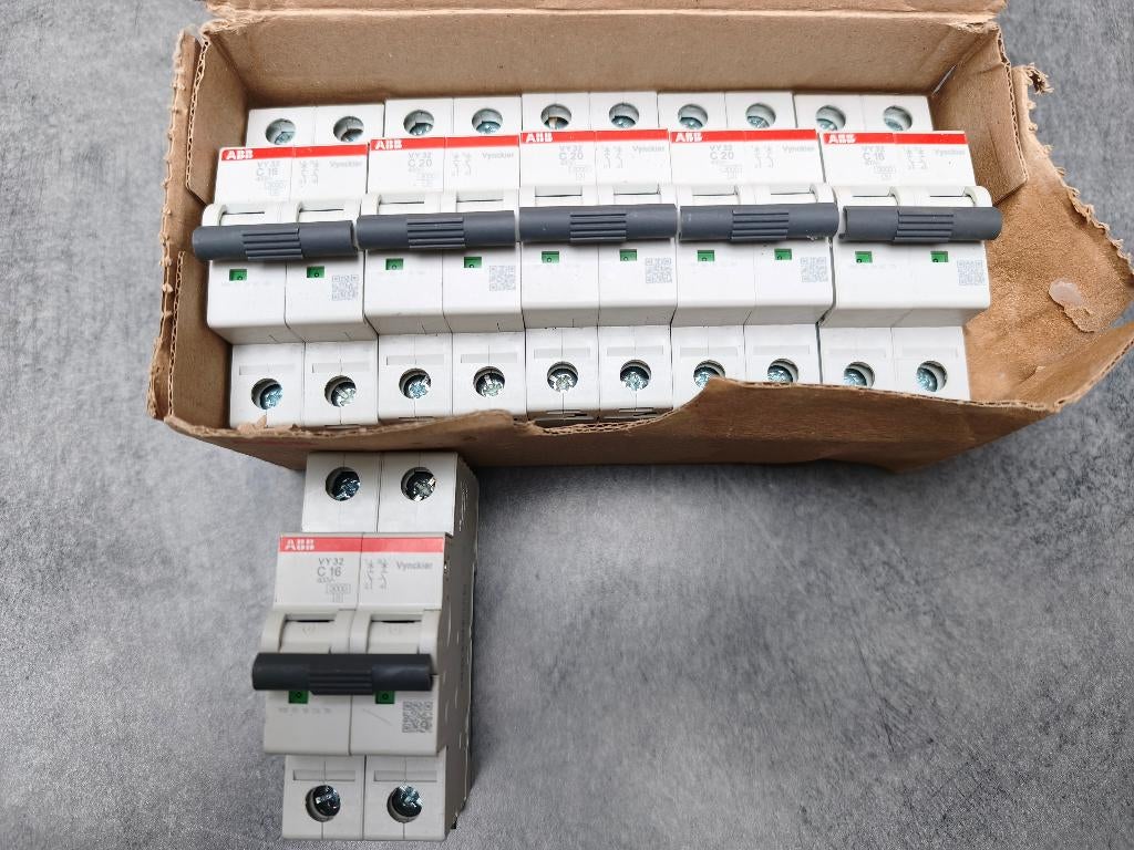 Disjoncteur, Bricolage & Construction, Électricité & Câbles, Enlèvement, Neuf, Interrupteur