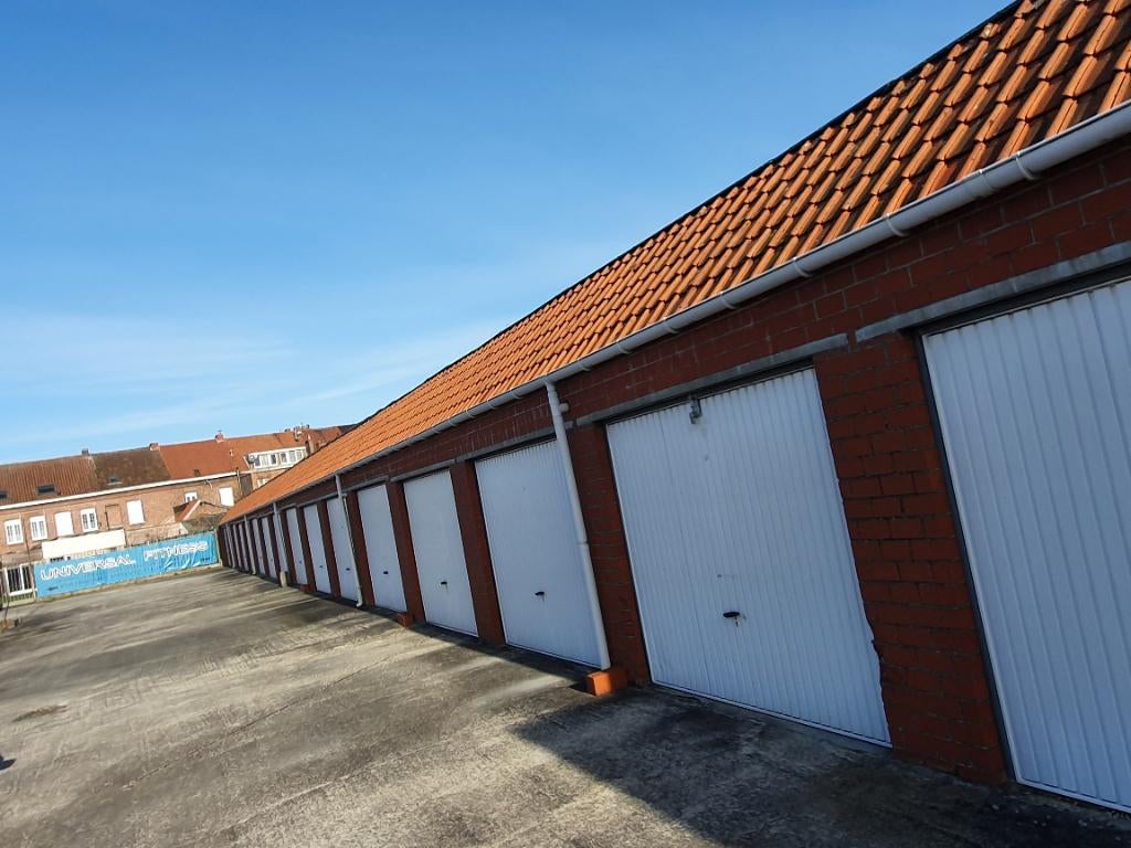 Garage à louer Mouscron, Province de Hainaut