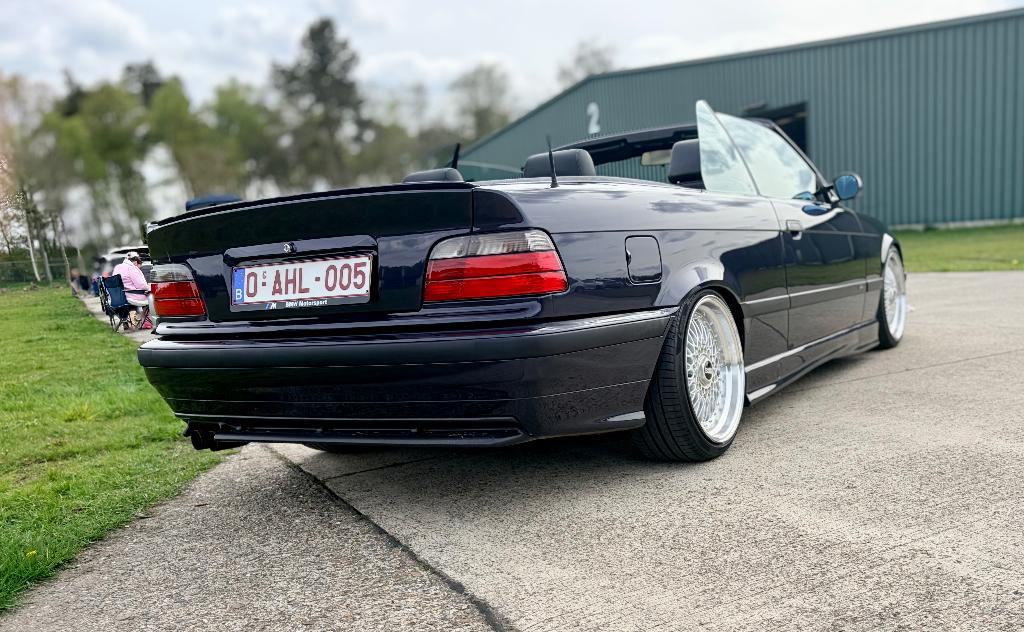 Bmw e36 cabrio, Auto's, BMW, Automaat, Achterwielaandrijving, Zwart, Cabriolet