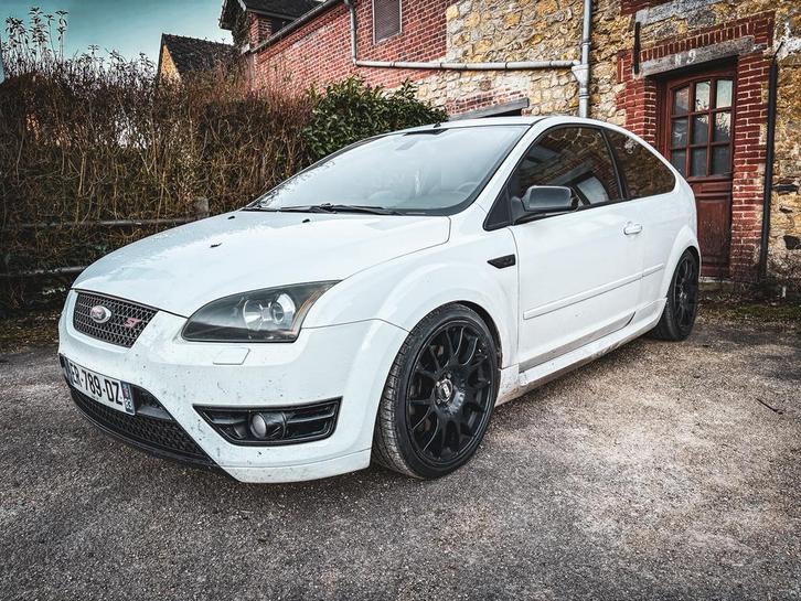 Ford Focus St225, Auto's, Ford, Particulier, Focus, ABS, Benzine, Euro 4, Coupé, 3 deurs, Handgeschakeld, Wit, Grijs, Stof, Ophalen