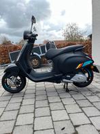 Vespa primavera sprint 125 cc kleur mat zwart, Fietsen en Brommers, Ophalen, Vespa S, 125 cc, Zo goed als nieuw