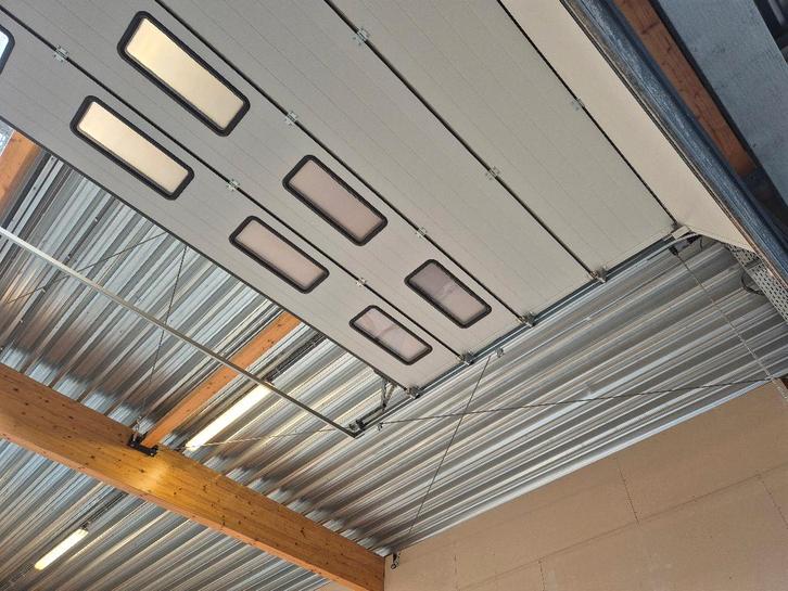 Porte sectionnelle avec porte intégrée, Bricolage & Construction, Châssis & Portes coulissantes, Utilisé, Enlèvement