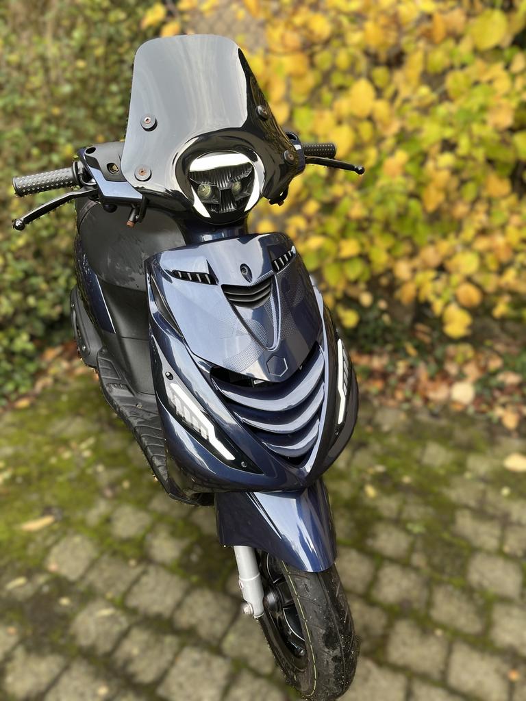 Zip 50cc A klasse, Fietsen en Brommers, Ophalen, Zip, Klasse A (25 km/u), Zo goed als nieuw