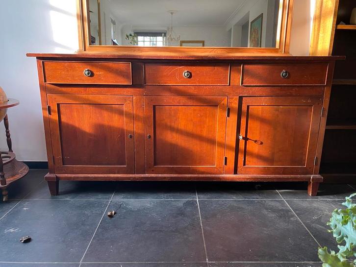 Buffet colonial en bois couleur acajou, Maison & Meubles, Armoires | Dressoirs, Utilisé, Avec tiroir(s), Avec porte(s), Avec abattant(s)