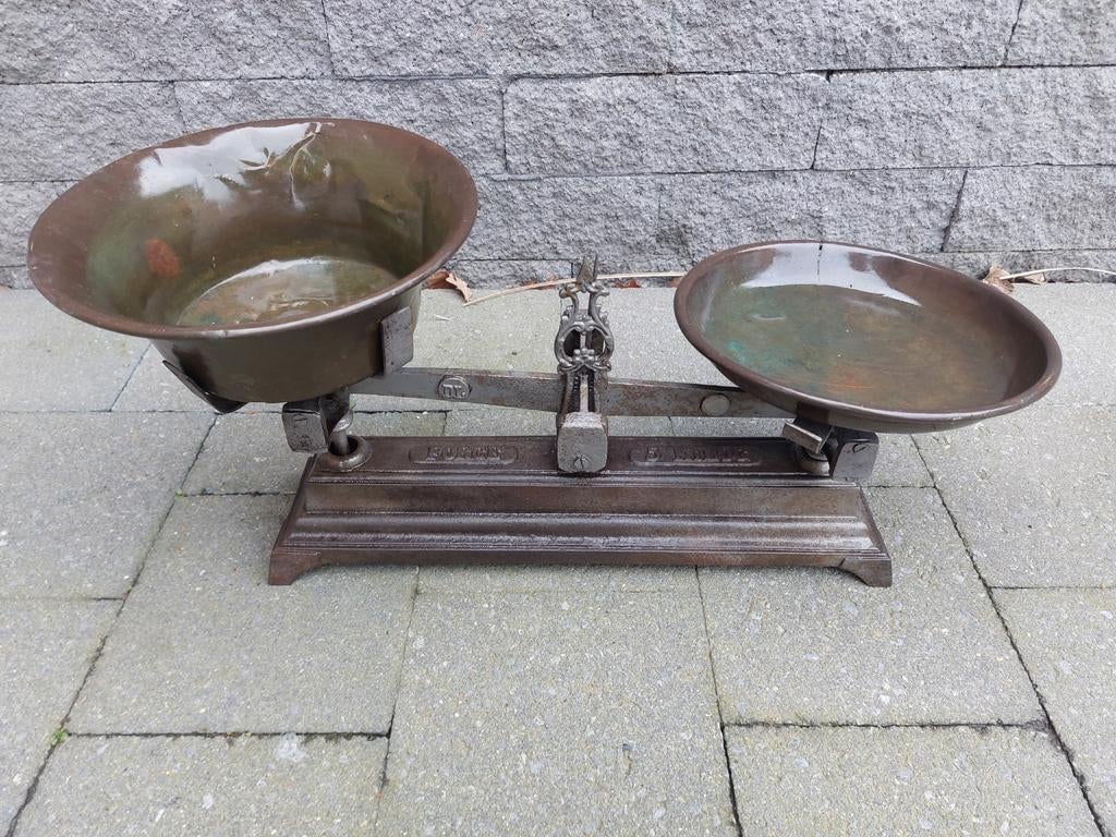 Oude weegschaal, Ophalen