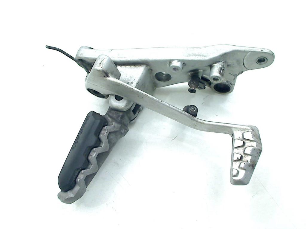 REPOSE PIEDS AVANT DROIT Ducati (82432521a), Dhr. S. di Majo, Utilisé, Info@cama-motorparts.nl, P.J. Troelstraweg 8 8
3144 CX  MAASSLUIS, NL