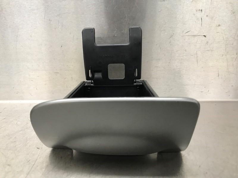 ASBAK VOOR Hyundai Santa Fe I (|8455026000|), Gebruikt, Dhr. M. Roggen, Marinus@Japoto.nl, Stadsweg 37 37
9917 PV  WIRDUM GR., NL