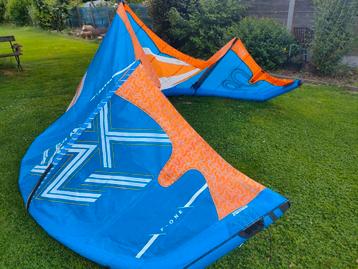 Kite Bandit F-One 9m met F-One bar beschikbaar voor biedingen