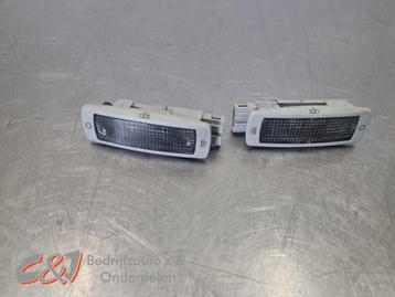 Binnenverlichting achter van een Volkswagen Caddy beschikbaar voor biedingen