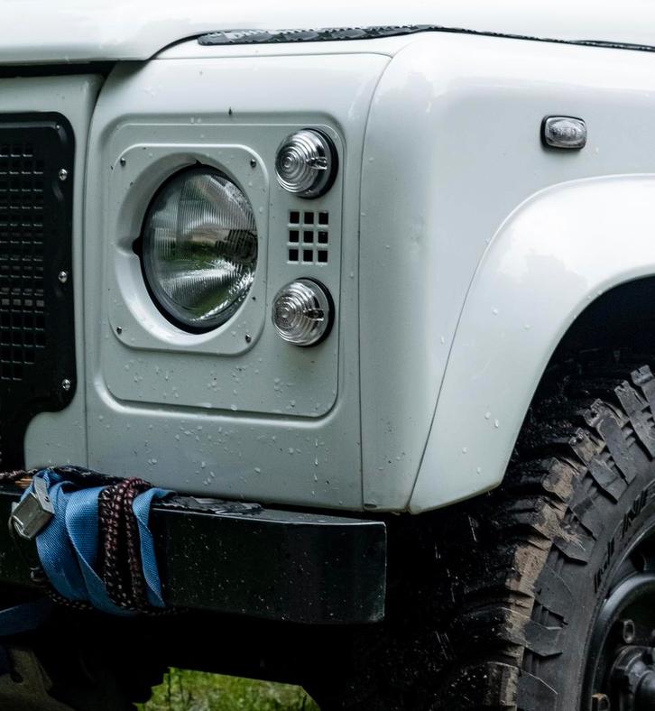 Defender Heritage headlight plates + spotlight rings, Autos : Pièces & Accessoires, Carrosserie & Tôlerie, Land Rover, Gauche
