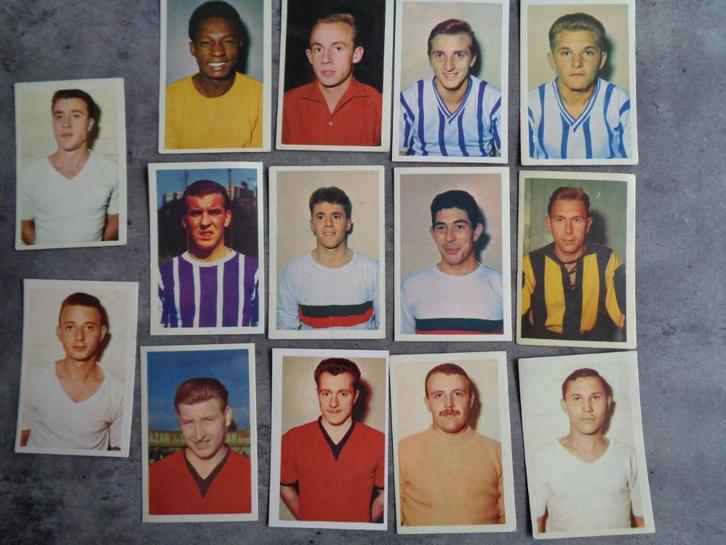 MAPLE LEAF CHEWING GUM    VOETBAL KAARTEN ANNO 1963 !! 14x, Hobby en Vrije tijd, Stickers en Plaatjes, Ophalen of Verzenden