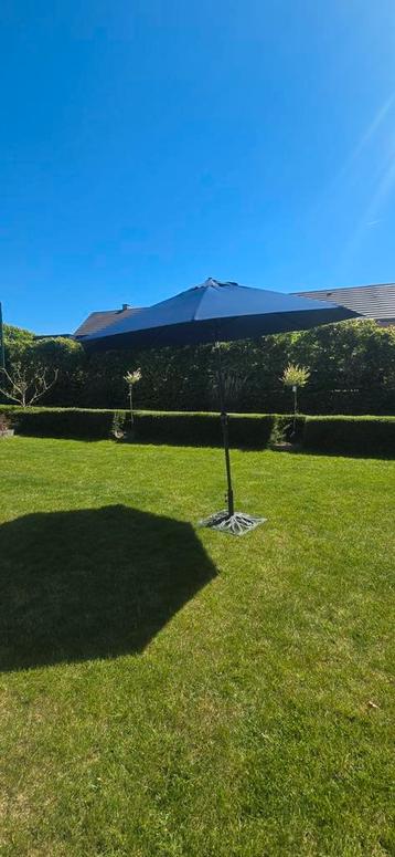 PARASOL AVEC PIED !!! beschikbaar voor biedingen