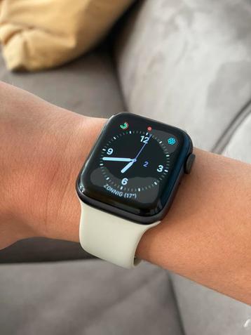 Apple Watch 5/6/SE(2)/7/8/9/Ultra disponible aux enchères