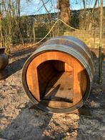 Wijnton omgebouwd tot hondenhok, Dieren en Toebehoren, Ophalen, Zo goed als nieuw, Hondenhok