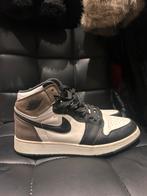 Air Jordan 1 High OG Mocha, Kleding | Dames, Schoenen, Overige kleuren, Ophalen of Verzenden, Zo goed als nieuw, Sneakers