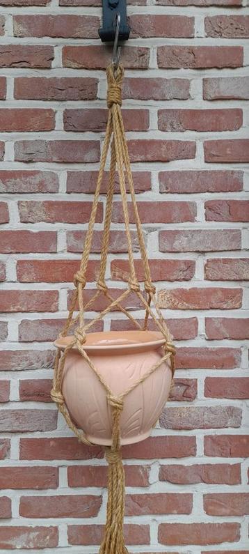 Macramé avec pot de fleurs, Enlèvement
