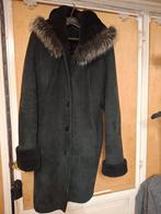 Zwarte jas van 3/4 schapenvacht met capuchon/bont, Kleding | Dames, Jassen | Winter, Ophalen, Gedragen, Maat 42/44 (L), Zwart