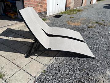 2 ligbedden + 2 kussens te koop moet zsm weg! beschikbaar voor biedingen